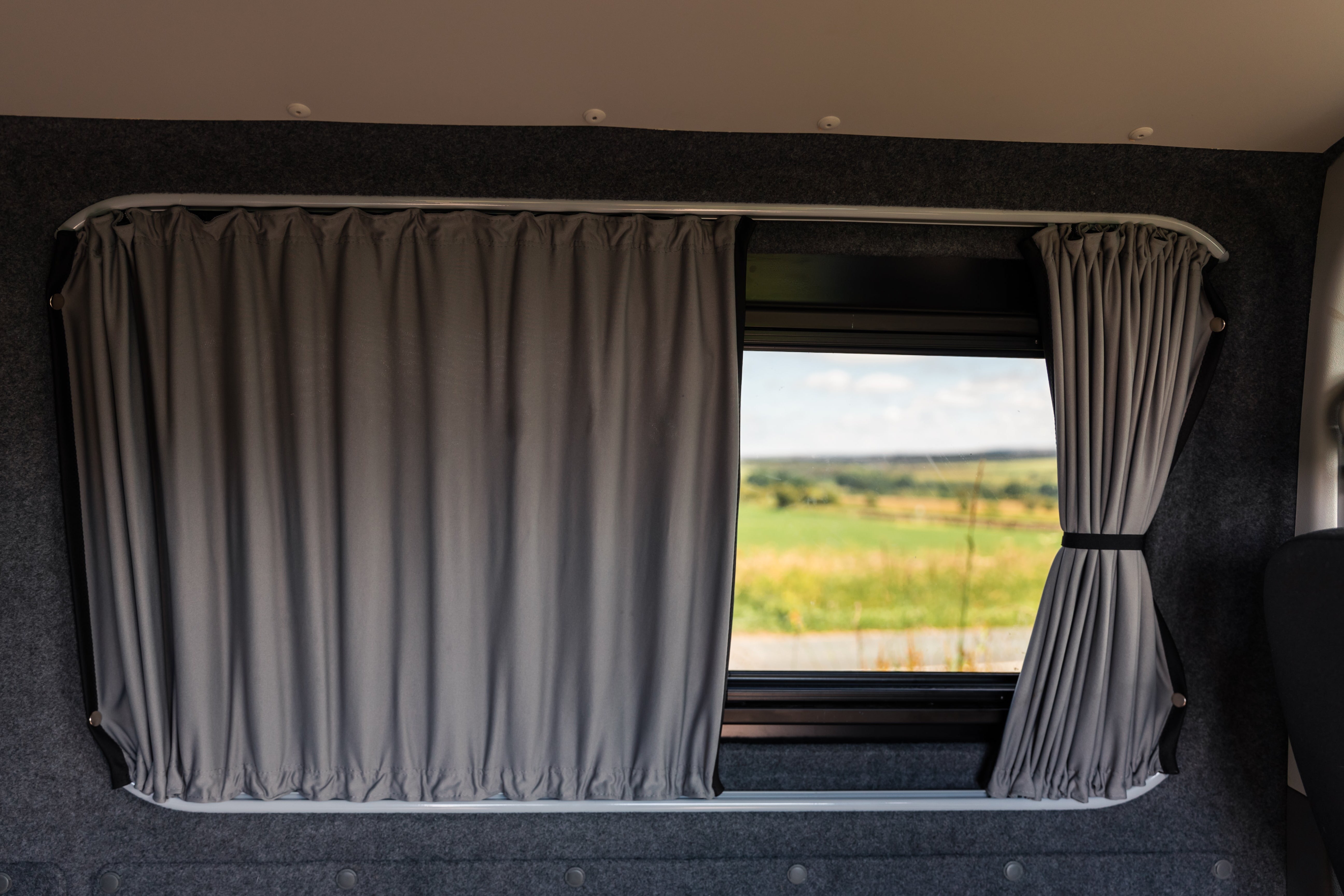 Left Centre Window Curtain Kit - Premium Blackout - Vauxhall Vivaro (2014-2018), Renault Trafic (2014 - Present) & Other X82 Vans