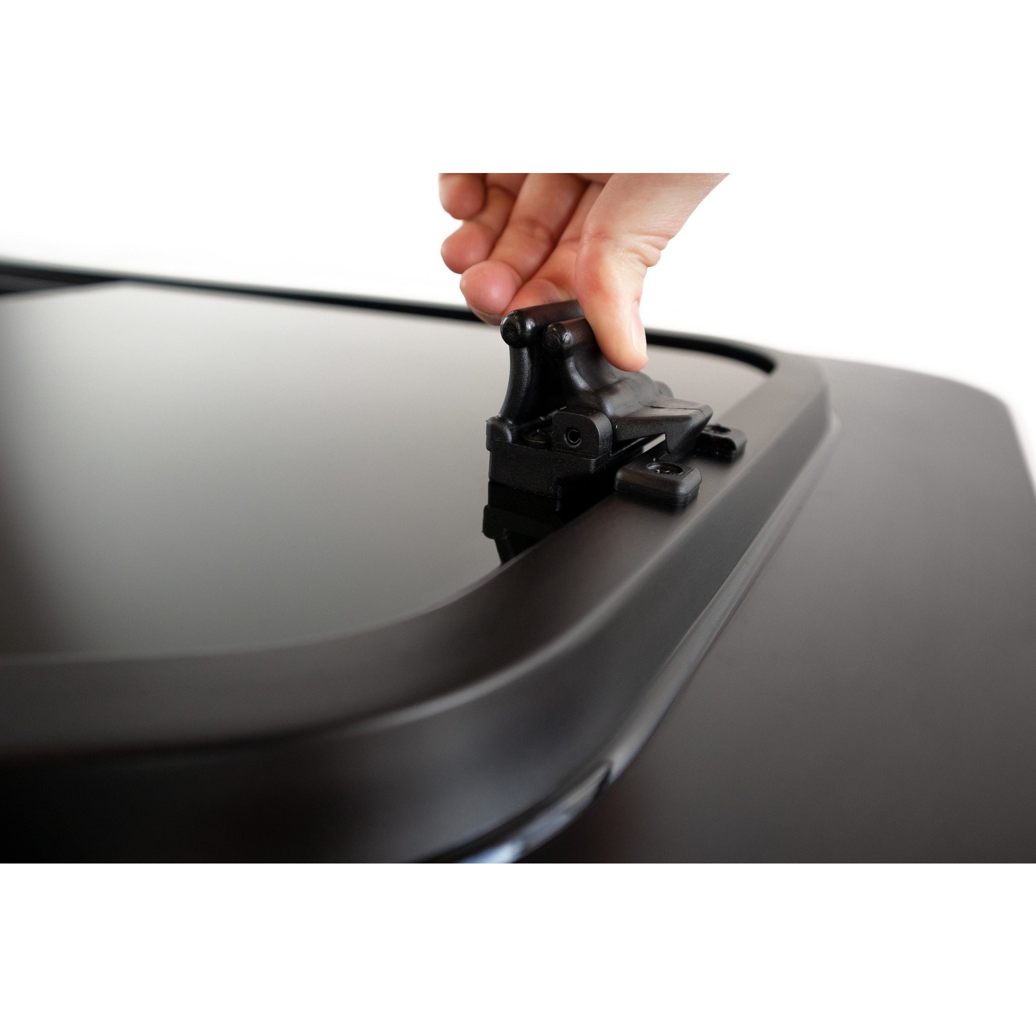 Left Opening Window + Fitting Kit for Opel Vivaro (2014-2018), Renault Trafic (2014 - Present) & Other X82 Vans