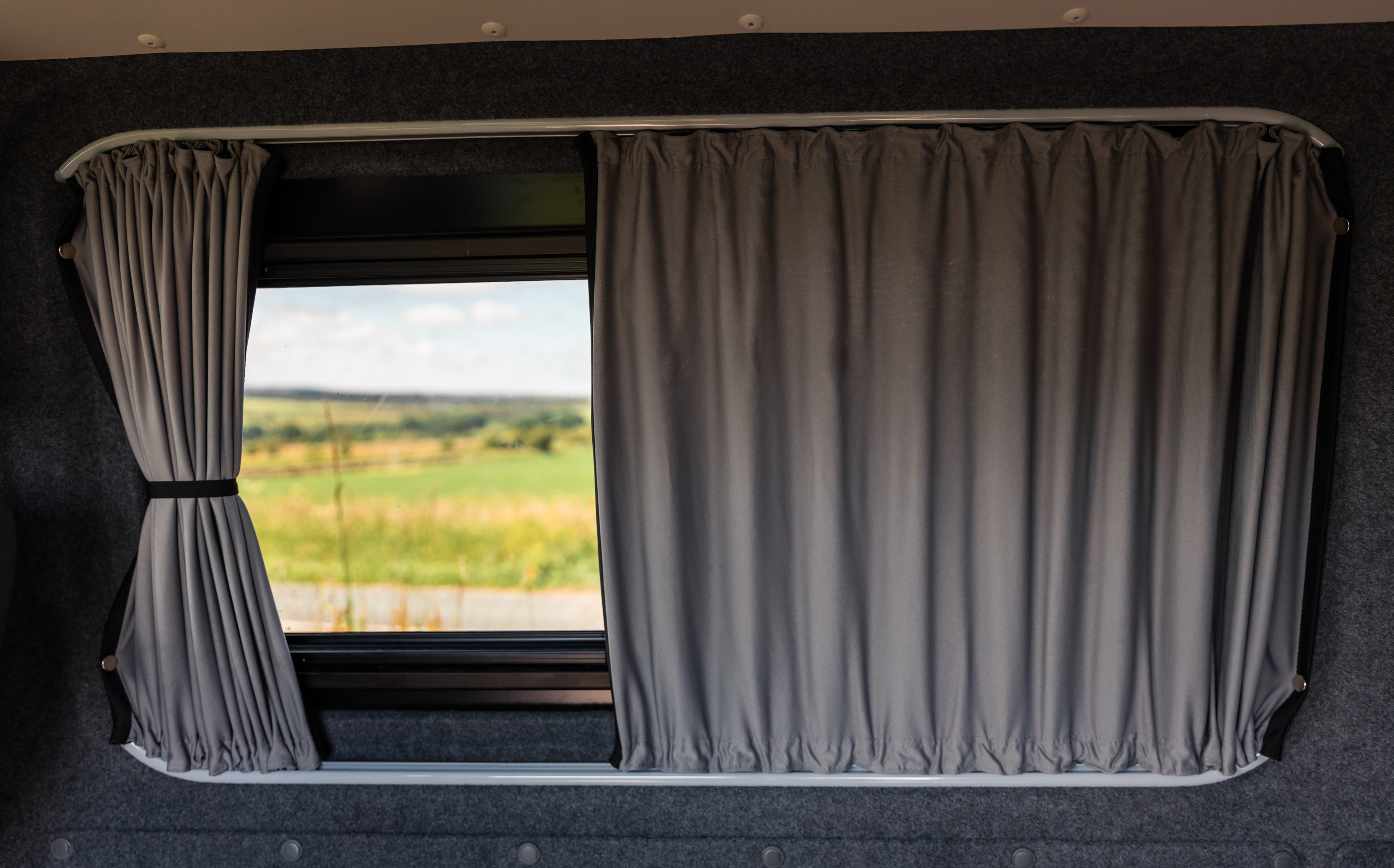 Left Rear Quarter Window Curtain Kit - Premium Blackout - Vauxhall Vivaro (2014-2018), Renault Trafic (2014 - Present) & Other X82 Vans