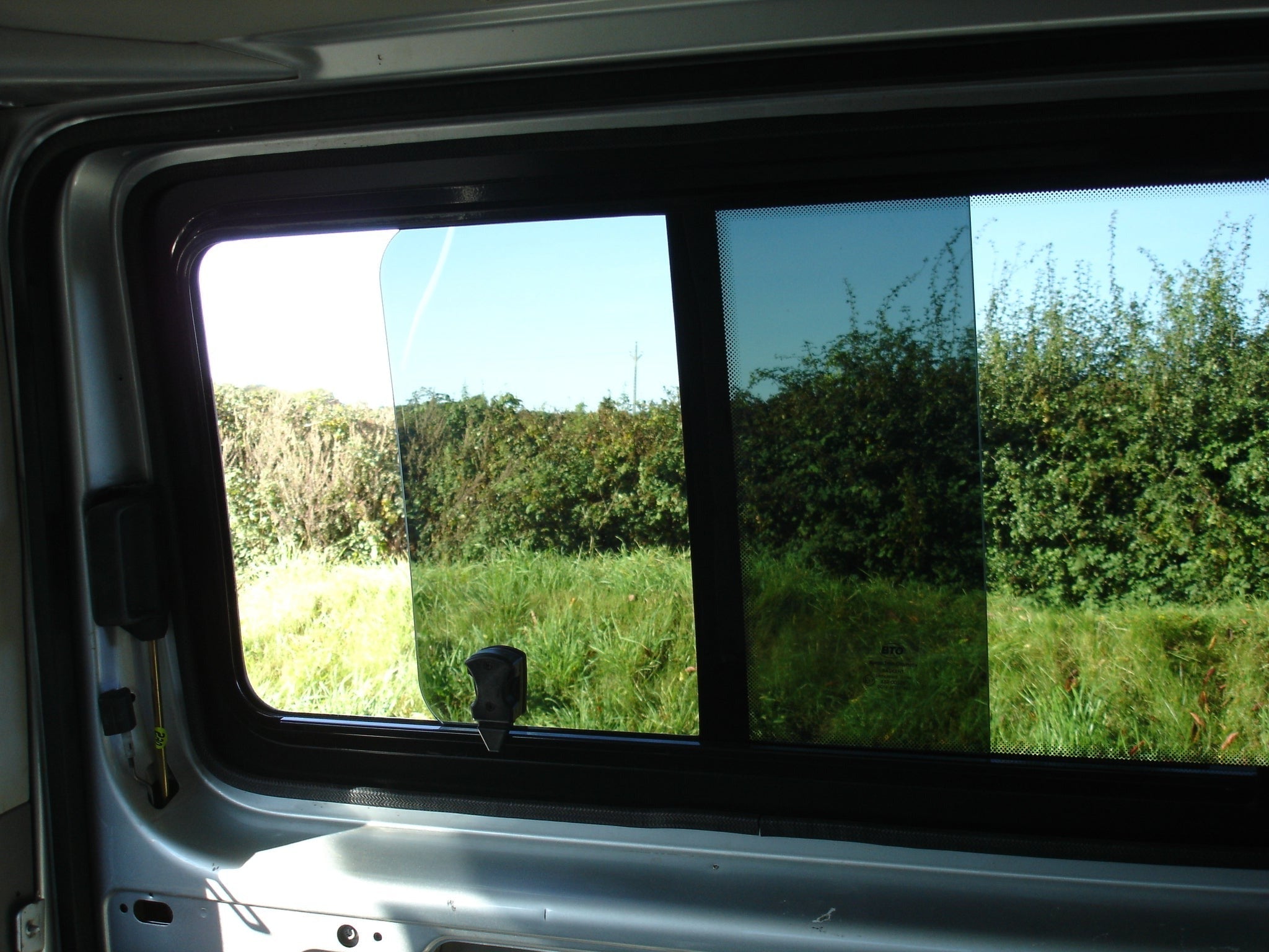 Right Opening Window + Fitting Kit for VW Transporter T5 to T6.1 (2003-2024)